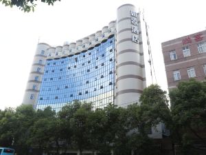 Home Inn (Nanchang Yingbin Avenue Jiangling Metro Station Branch)