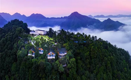 Yinxin'gu Treehouse Hotel Отели рядом с достопримечательностью «Anfu Temple (liubowengulilvyoujingqu)»