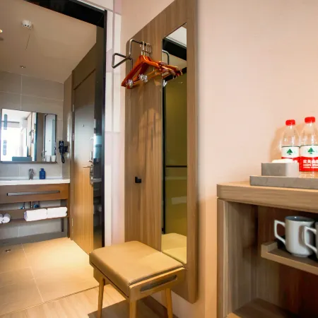 Hanting Baoding Laishui Walnut Market Hotel