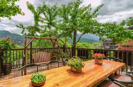 西江天合依欣·牽雲山鄉觀景台高空全景山房民宿