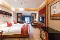 Shangri-La 5th Meteorite Light Year Hotel (Dukezong Ancient City Shop)