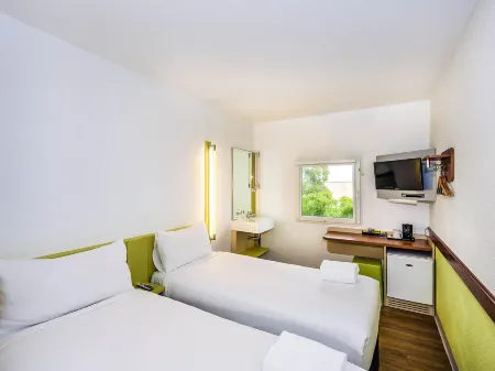 Ibis Budget St Peters