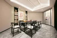 Moshang Light Luxury Hotel (Lankao South Station)