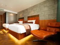 เจมส์ จอยส์ โคฟเฟเทล (จัตุรัสเหนือสถานีรถไฟเทียนจิน)