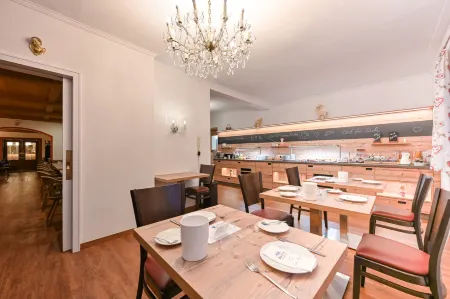 Hotel Ruchti - Zeit für Mich Отели рядом со станцией Дым