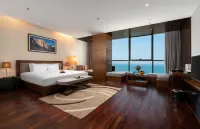 Grand Tourane Hotel Da Nang - ติดทะเล
