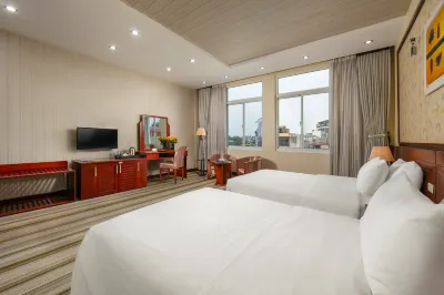A25 Hotel - 705 Lac Long Quan Các khách sạn gần Chợ đầu mối phía Bắc