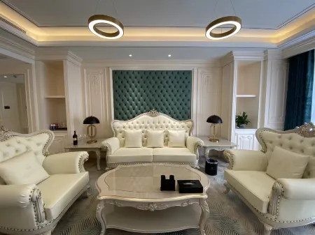 Yuerong Kingmax Hotel Отели в г. Цзесю