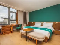COFFIZZ HOTEL- the center of Beijing - Near by Forbidde City, Tiananmen Square, Wangfujing Subway Hôtels à proximité de : Beijing City Centre