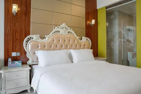 Moonlight Residence (Guangzhou South Railway Station Shibi Subway Station)