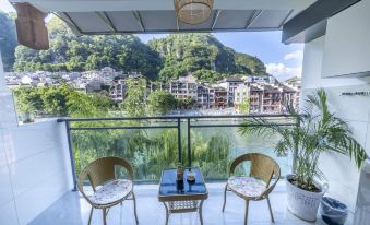 Lingyun Villa Private Scenic Boutique Hotel (Zhenyuan Ancient Town Store)