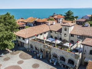 Castro Mesembria Boutique Hotel