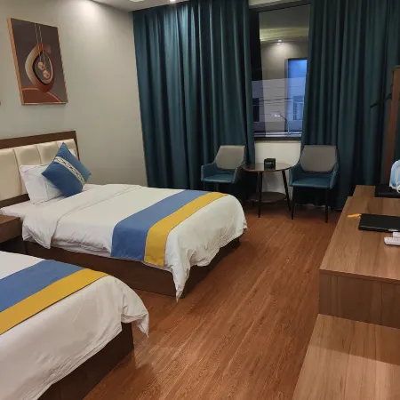 Kaiyuan Huayue Hotel