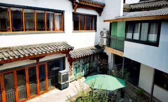 Yongzhou Xiaoxiang Yeyu Inn