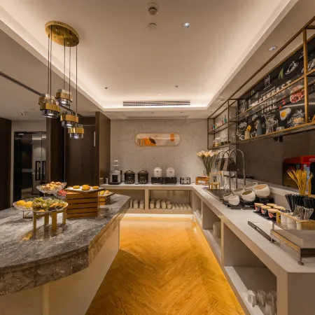 Yitel Premium (Hangzhou West Lake Lakeside Pedestrian Street)