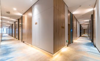 Qingdao Luoxiang Hotel (Qingdao Hongdao Hi-tech Zone Convention and Exhibition Center Branch)