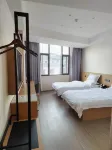 Zhonghui Hotel - parking