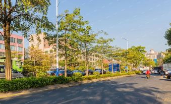Vienna Hotel (Foshan Shunde Longjiang furniture Material City store ))