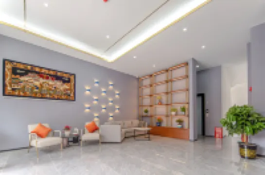 Home Inn UP Huayi Smart Travel Hotel (Garze Batang National Highway 318 Store)