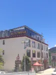 Deqin Moshang Huakai Boutique B&B Hotel dekat Feilai Temple Scenic Area - Viewing Platform No. 1
