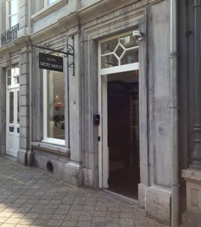 Boutique Hotel Grote Gracht Отели рядом с достопримечательностью «Базилика Девы Марии»