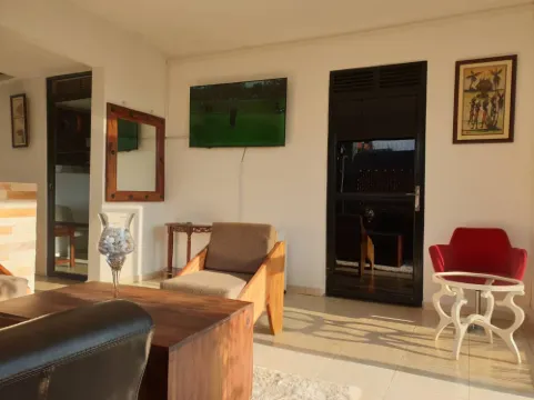 Rosa Negra Uganda Hotels in Kyadondo