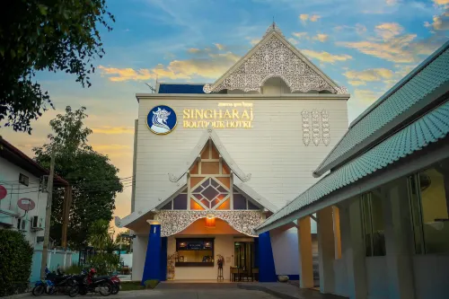 Singharaj Boutique Hotel - piscina