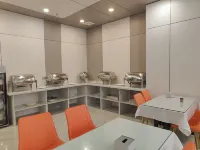 Jun Tang Lizhi Hotel (Gushi Chen Yuanguang Avenue People's Government Branch) Hotels in Gushi