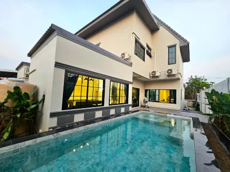Brittany Private Pool Villa-Pattaya Отели рядом с достопримечательностью «Wat Nong Chap Tao»