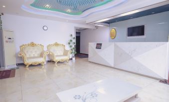 Yijia Hotel (Zhenjiang Jiangsu University)