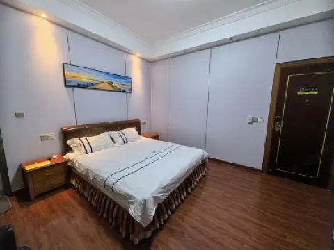 Jinsanjiao Hotel Hotels near Lingtong Mountain