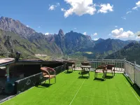 Cloud Summit Panorama Homestay (Dari Observation Deck Branch) - con vistas a la montaña