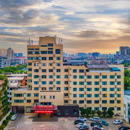 Xuchang Three Kingdoms Hotel (Pang Donglai Times Square Caowei Ancient City Branch)