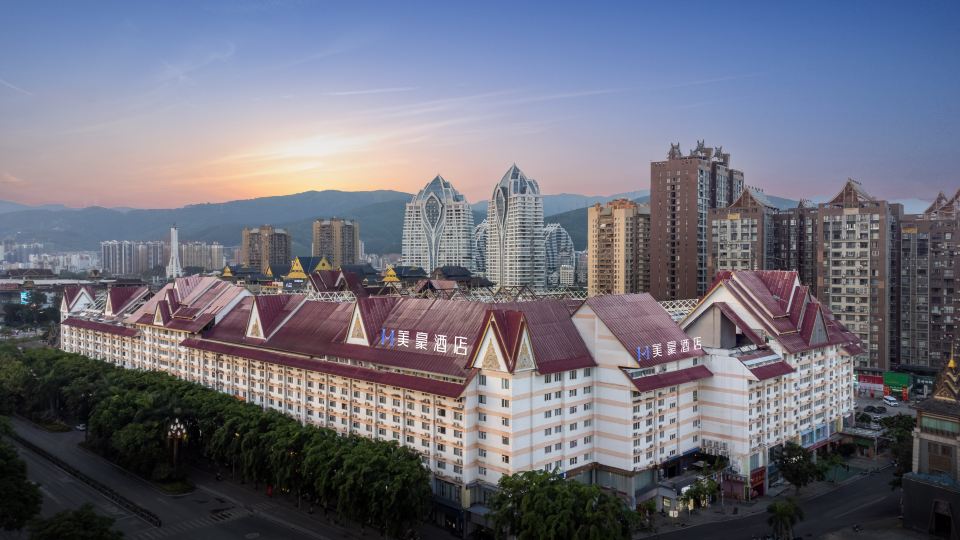 Xishuangbanna Jinghong Water Splashing Plaza Store