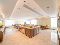 Vienna Hotel (Uxin Banner Tuke Town) - parking