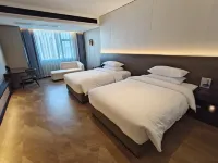 Phoenix International Serviced Apartment
