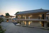 Shishi Homestay (Jingmai Mountain Ancient Tea Forest Scenic Area Manghong)