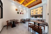 Yuanye·Manxing Homestay (Hailuogou Glacier Forest Park Visitor Center) - جديد