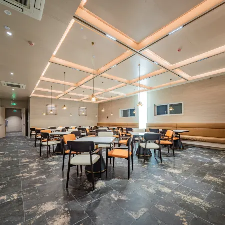MEHOOD LESTIE HOTEL