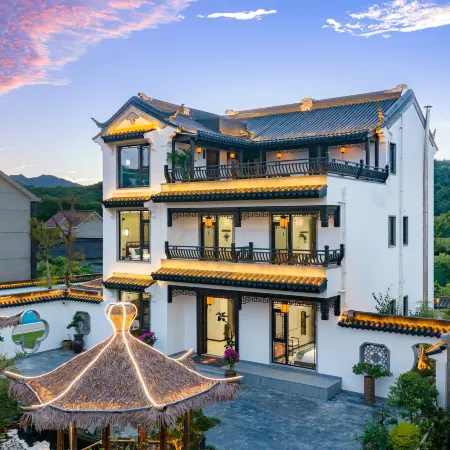 Bamboo Veranda · Hedge Bamboo Lodge