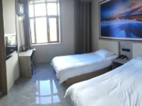 呼瑪金色港湾ホリデイホテル 呼瑪のホテル