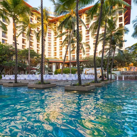 Chatrium Hotel Royal Lake Yangon