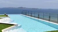 Andromeda Condominium Seaview Amazing Room - Infinity Pools