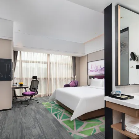 Hampton by Hilton Shenzhen Bao‘an stadium Отели рядом с достопримечательностью «Станция метро Pingzhou »