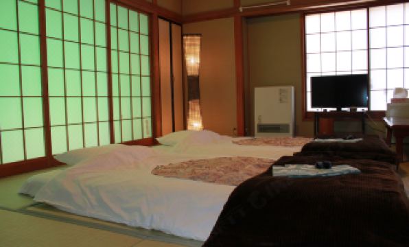 Yamanaka Lake Ryozan