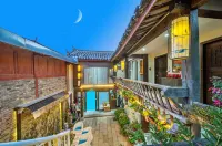 Weaving Sunshine Vacation | Designer Ancient City View Garden Hotel (the Old Town of Lijiang) - Jacuzzi