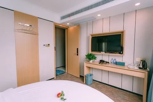 Qingmu Hotel (Ma'anshan Yushan West Road Huarun Suguo)