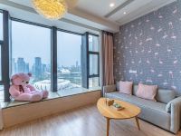 新旗公寓(杭州奥体博览城店) - loft莲花碗江景大床房