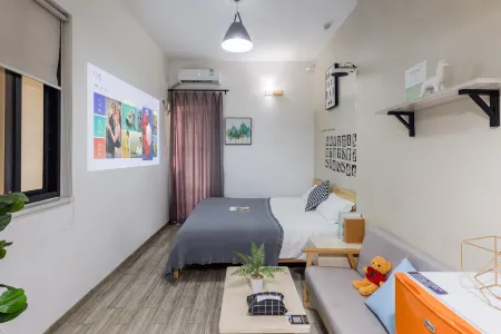 weets Holiday Hotel (SM City Plaza Gaoqi International Airport Store)