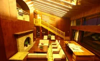 Zhenglan Banner Shangdu Lake Luxury Wilderness Hotel